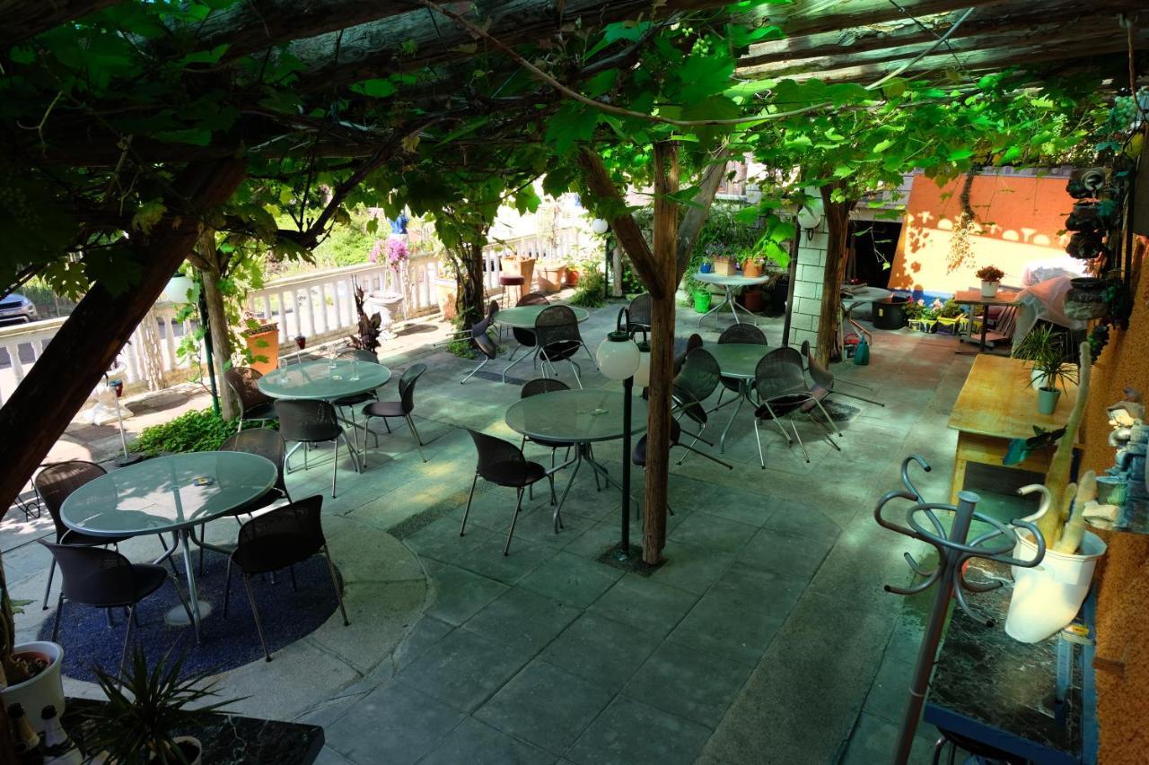 Hotel-Restaurant Don Pepe Kleinlutzel Екстериор снимка