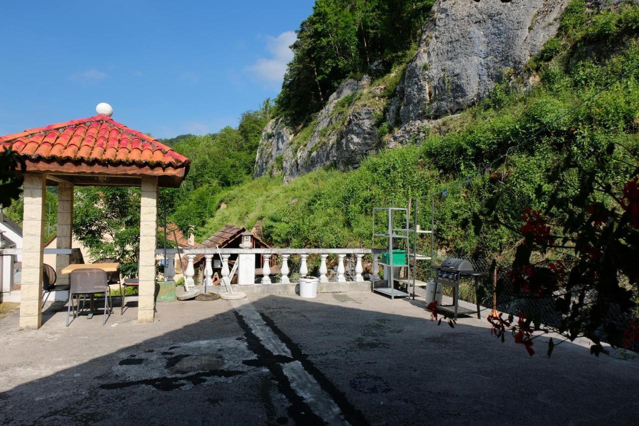 Hotel-Restaurant Don Pepe Kleinlutzel Екстериор снимка